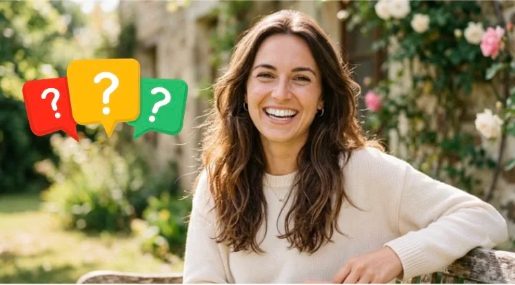 Patiente souriante se posant des questions sur le blanchiment dentaire — Dr Précilia Ziri, Paris 9e Opéra
